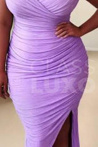 A morena de luxo de bunda grande