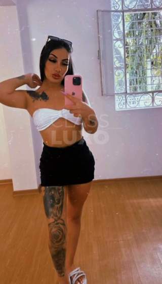 Alice bueno morena pele macia
