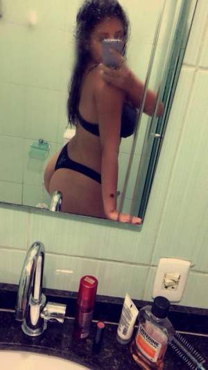 Bia 11 93214-4838, morena tatuada 19 aninhos, atendo com l