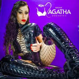 Dominatrix com Masmorra Equipada