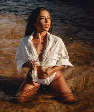 Indiazinha toda boa