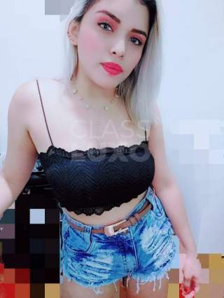 Sofia lemos acompanhante delicada olhos azul clara