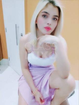 Sofia lemos acompanhante delicada olhos azul clara