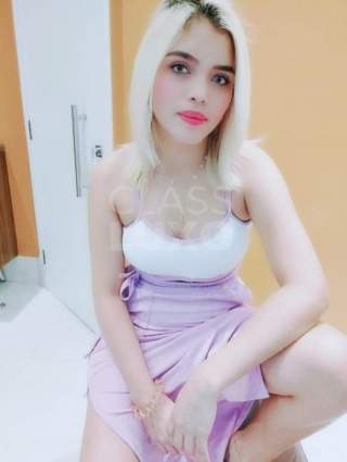 Sofia lemos acompanhante delicada olhos azul clara