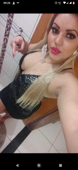 Loira alta mulherão