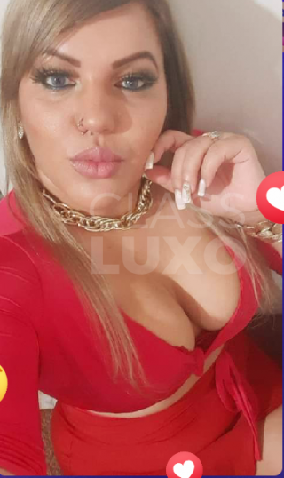 Loira alta mulherão