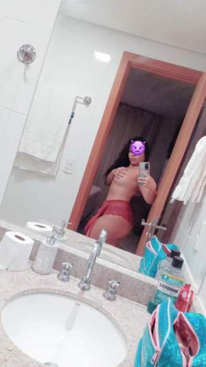 Michelly baixinha fogosa