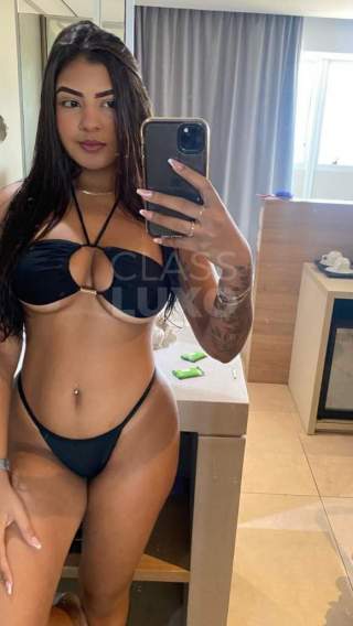 Morena sensual cheia de tesao louca para fuder gostoso.