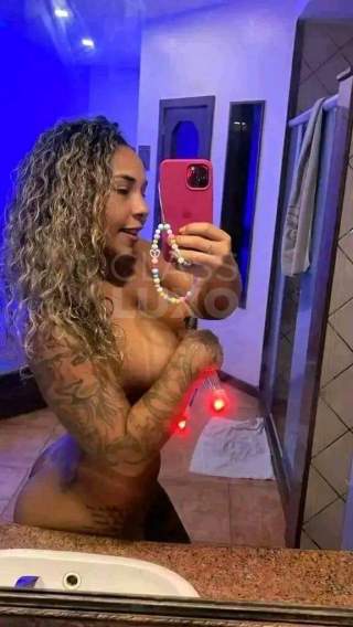 Morena sensual muito loka na prática de fazer gozar
