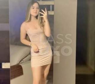 Ninfeta carinhosa adora sexo romântico