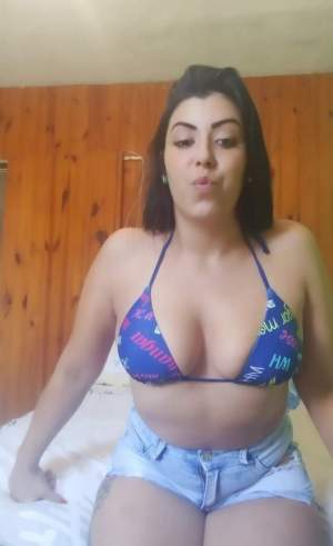 Ninfeta cheia de foguinho vídeo chamada