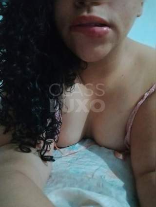 Novinha cheia de tesão