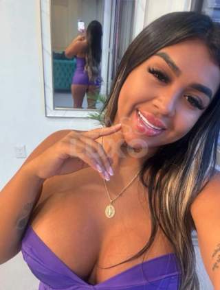 Novinha Patty e safadinha pronta pra te fazer gozar gostoso