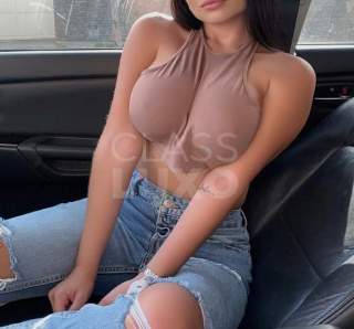 Novinha safada adora trepar.