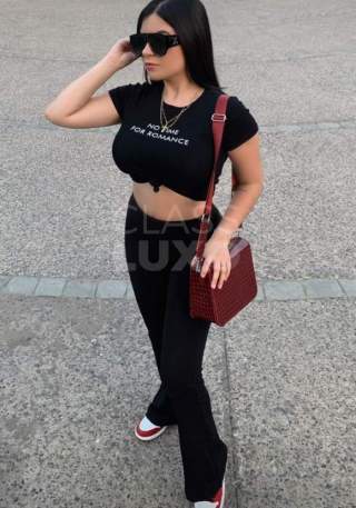 Novinha safada adora trepar.
