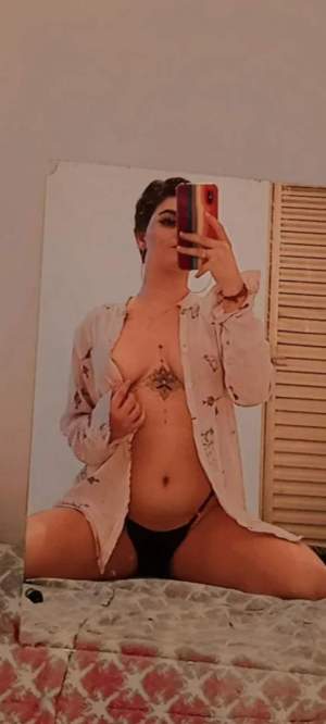 Oii me chama lunna, uma acompanhante safadinha