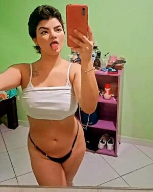 Oii me chama lunna, uma acompanhante safadinha