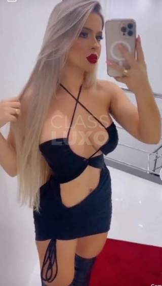 Olá sou loira toda linda cilicone cabelos compridos bunduda