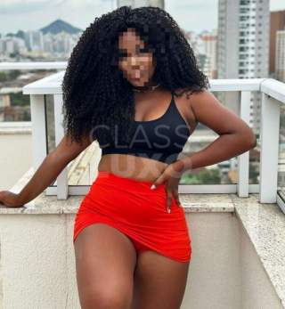 Pérola negra massoterapeuta certificada com massagem erótica