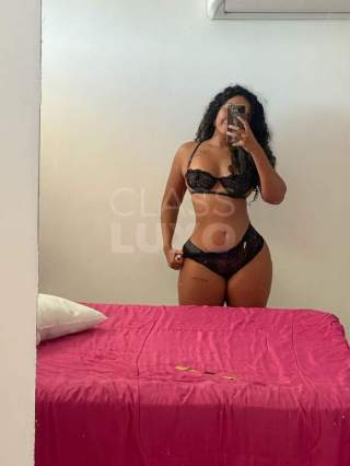 Putinha bem safada do rabão guloso vem me dar leitinho amor