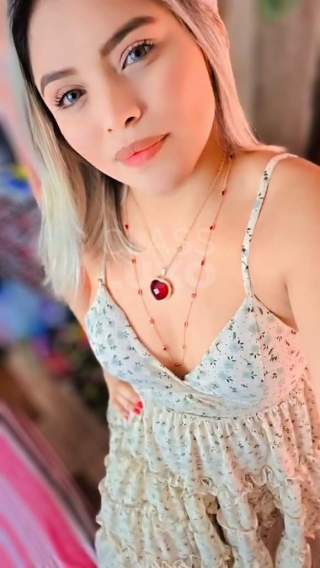 Sofia lemos acompanhante delicada olhos azul clara