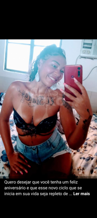 Tatuada bissexual, cuidado pra não gamar no oral
