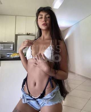 Uma gata cheia de atitude pronta para te levar ao paraíso! c